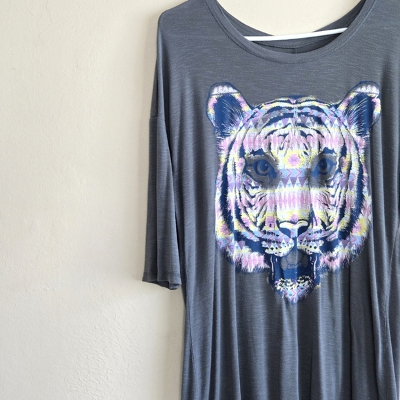 L.o.l vintage Graphic Tiger Print Gray Top three quarter sleeves size medium - Picture 2 of 11